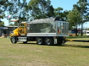 Truck.Aluminium body (600 x 450)